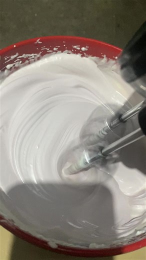 This is italian boiled icing. Balikan natin ang training na nagawa ko 11 years ago. Limot na ba? Maybe? Nagawa pa rin nmn ng tama. #fbreelsfypシ゚ #reelsfacebook #reels | Ai Lane