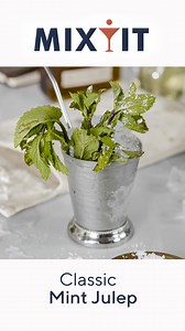 17K views · 47 reactions | It's that time of year!  Learn how to make a classic Mint Julep as you prepare to head off to the races! Full recipe details below. Julia Cearley QVC ⁣ ⁣ Classic Mint Julep⁣ 4-5 fresh mint leaves⁣ ✨ ½ oz simple syrup⁣ 弄 2 oz of Kentucky straight bourbon⁣ 流crushed ice⁣ fresh mint to garnish⁣ ✨powdered sugar to sprinkle⁣ | QVC | Facebook