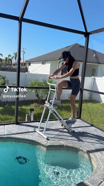 Adding some energy to my morning routine! 🌞✨ The Folding Vertical Climber makes getting a full-body workout at home super easy! 💪🏽 It’s a perfect mix of cardio and strength training in one. Plus, the adjustable handlebars make it great for any fitness level. 🔥 I kickstart my day with a 15-minute climb, and it feels amazing! ⏰🏃‍♀️ Bring the gym home and enjoy your workout! 💯 🔗link in bio 🙌🏼 #hxdergo #hxdergofitness #fitnessmotivation #fitness #fitnessmodel #MorningRoutine #HomeWorkout #S