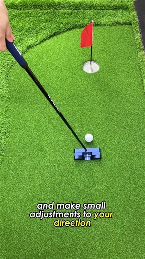 Self-Standing Putter Makes Aiming Putts Easy ⛳️Mazel Golf #shorts