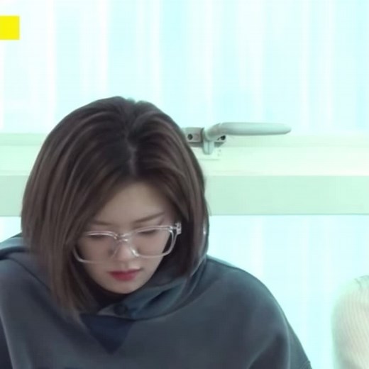 TWICE ジョンヨンが泣くシーンにメンバーの反応！