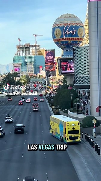 Getting Around Las Vegas: The Duece Bus Guide