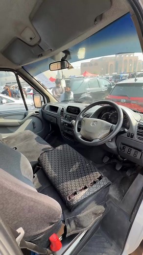 This 2006 Mercedes Benz Sprinter in neat & original condition is up for grabs at PakWheels Car Mela Lahore 2025! 📍 Location: Gate #4, Expo Centre Lahore ⏰ Time: 10 AM – 5 PM | PakWheels.com