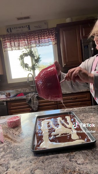 Delicious Holiday Peppermint Bark Recipe