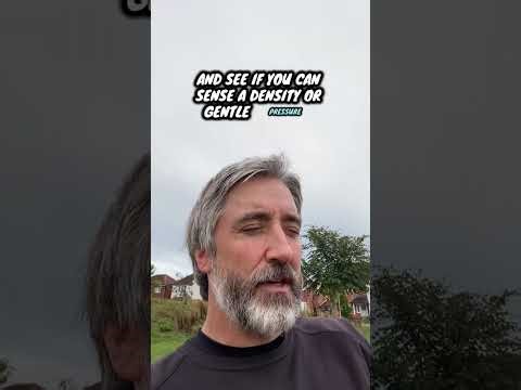 Using peripheral vision to enter a state of mindfulness