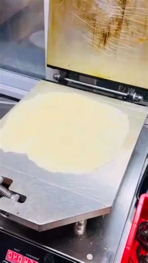 32K views · 1.1K reactions | Science clearly shows that crustaceans can experience pain and suffering. Cooking them alive is torture disguised as tradition. 咽 Boycott violence; choose vegan! | Animal Save Movement | Facebook