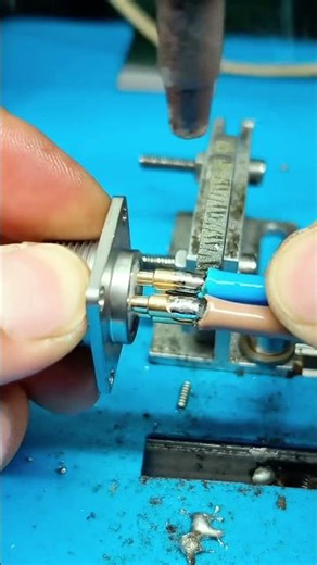 AUTOMATIC SOLDERING ROBOT REVIEW. #automation #factorytour #diyelectronics #machine #solderibgrobot