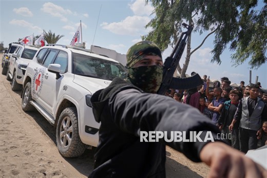 Trump Ancam Lucuti Paksa Senjata Hamas