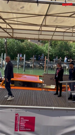 ANGELINA JOLIE LEAVES HOLLYWOOD! After 30 years in the spotlight, Angelina is done with L.A. With her bitter Brad Pitt divorce finally behind her, the 50-year-old actress is planning a “historic” sale of her $24.5M mansion... and scouting locations abroad. She says she only stayed in L.A. “because I had to” for custody. Now? Freedom. Read more about this new development at the link below. (📸: MEGA) https://radaronline.com/p/angelina-jolie-quits-hollywood-los-angeles-home-for-sale-brad-pitt-divo