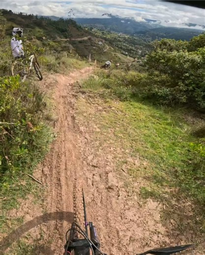 Prioridades 😛#caida #pov #mtb #chill | MTB Bikes