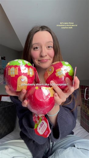 omg these are the CUTEST 🍓🍋‍🟩🍊 @Strawberry Shortcake @lolsurprise • • • #taylorcurrier #strawberryshortcake #lolsurprise #blindbag #blindbox