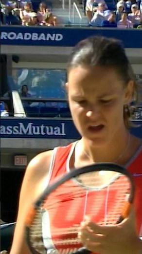 INCREDIBLE court-side point! 😱