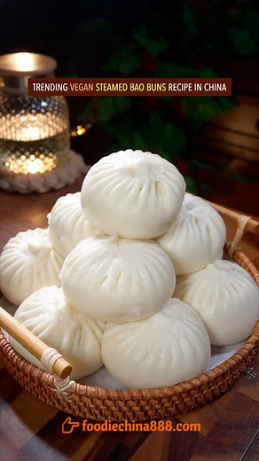 Trending vegan steamed bao buns recipe in China. Do you want to try? #veganrecipes #cooking #chinesefood #baobuns #baozi #dimsum #comfortfood | foodiechina888