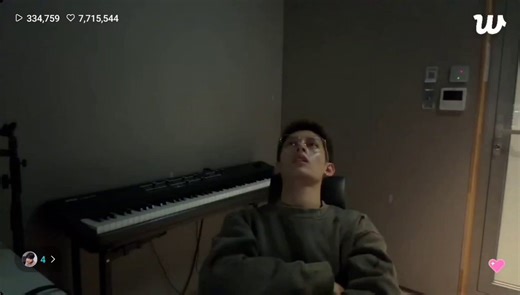 James said his favorite song in GREENGREEN is REDRED~ 💪: What's your favorite song in GREENGREEN? 🦅: hmmm.. actually, like for me. This is all like my personal reference but I would say for Color Outside the Lines, the first album, my favorite was of course "GO!". Everything went so smoothly yeah, the experience was amazing. I thought we had something really magical with GO! and it's bright, edgy, it's energetic, it's nice and It's easy to follow and yeah that's with GO! Actually this time, wh