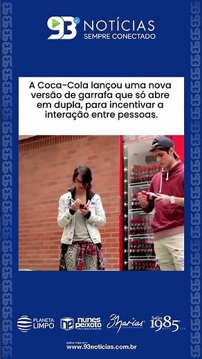✨🍾 A Coca-Cola lançou a Friendly Twist: uma garrafa que só abre em dupla!