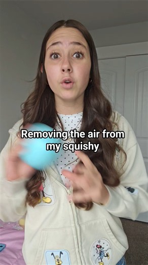 removing the air from my squishy! #itscarolyn #4urpage #greenscreen #funny #preppyoreo