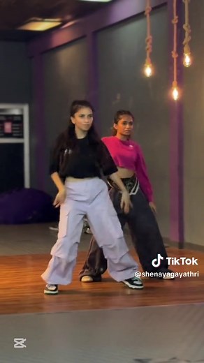 Flip Flop Dance Challenge by Amaya