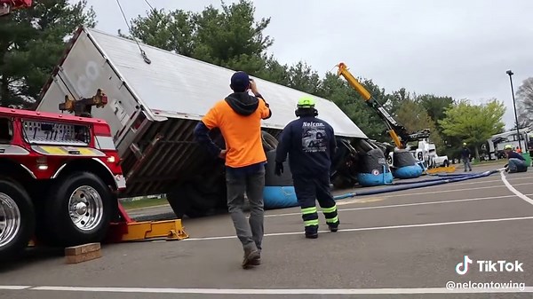 Touch a truck 2023! #NTR #towing #towingservice #towtruck #towlife #wrecker #wreckerlife #wreckerservice #heavydutytowing #heavyduty #heavydutytrucks