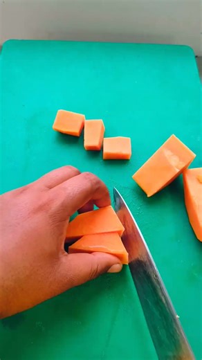 simple papaye cutting trick 🫡.#shorts #viral #chefprasant