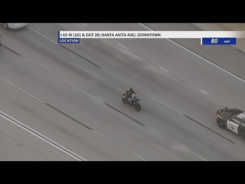 Police chase: Authorities in pursuit of suspect in Santa Clarita