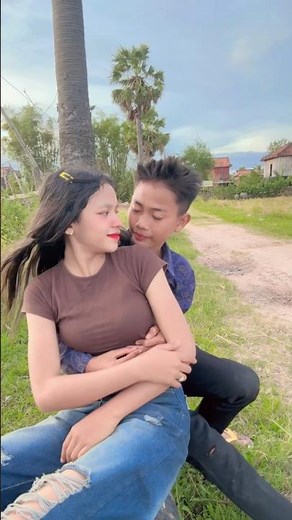 Lovely Hug Moment With My Girlfriend 💕 | So Sweet & Warm #Couple #CoupleGoals #LovelyMoment