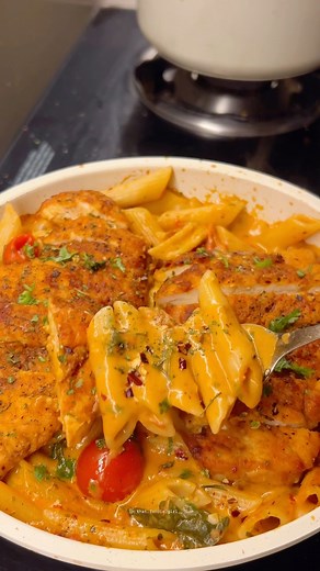 That Foodie Girl✨ on Instagram: "One Pot Marry Me Chicken Pasta 🍝 🥘 🧀 Recipe link in bio♥️. Excited to share this delicious recipe from my brand-new cookbook! 🍽️ The best part? It’s less than the price of a cup of coffee! ☕️ If you’re craving it, just comment ‘Recipe’ and I’ll DM you the link 🫶. Trust me, you don’t want to miss this one! #NewCookbook #RecipeInBio #AffordableGoodness #recipe #homemade #food #healthy #reels #foodie #easyrecipe #dinnerideas #italian #cooking #foodinstagram #pa
