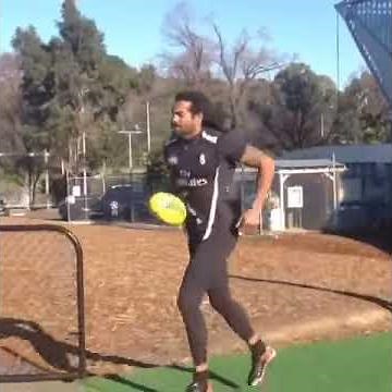 Harry O returns to training