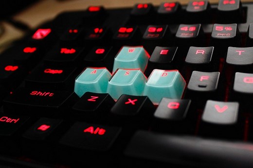 Mejores teclados gaming (2025). Cuál comprar y 11 teclados para jugar recomendados para diferentes usuarios y presupuestos