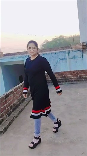 mat kr pyar padosan se #shortvideo #viralvideo please subscribe my channel 😭🙏