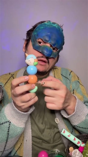 Eye-liner 🦄 #asmr #funny #mouthwhisper #visualtingle