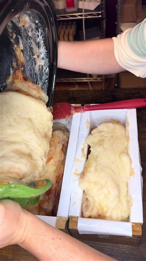 Hot process southern glow goat milk soap with turmeric and madder root powder🤗❤️ #hotprocessedsoap #goatmilksoap