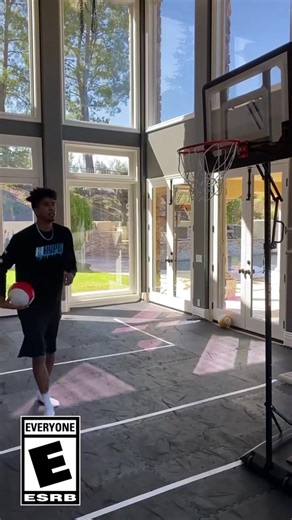 📸 #2K21CoverPose @iamkrislondon @zackttg | 2k21 Drip