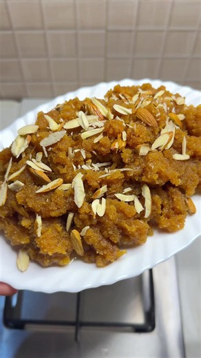 Makhandi Halwa in just 20 minutes Recipe Semolina 1 cup Milk 2cup Oil 1/2 cup Sugar 1 cup Almond Cook as shown in the video #creatorsearchinsights #6SecondChallenge #homecooking #sweet #halwa