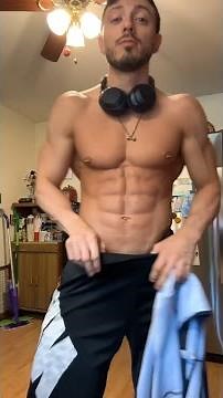 Travis New Posing Suit - REVEALED!!!