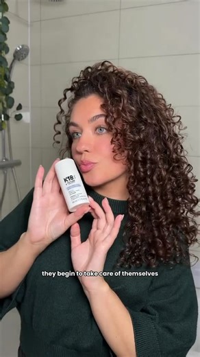 K18 Hair on Instagram: "Get your healthiest bounce back into your curls with the limited-edition K18 x @futuresociety scented mask! @sophiemariecurly focuses on products that give you long-lasting results without an extensive routine. The K18 mask repairs on the molecular level in only 4 mins, now in a limited edition scent from the past 🪻 #k18hair #k18results #futuresociety"