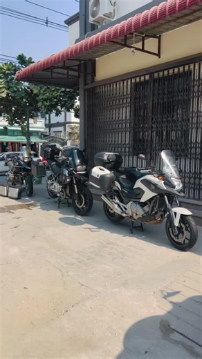 Adventure Touring with BMW GS1200R and Honda NC700X
