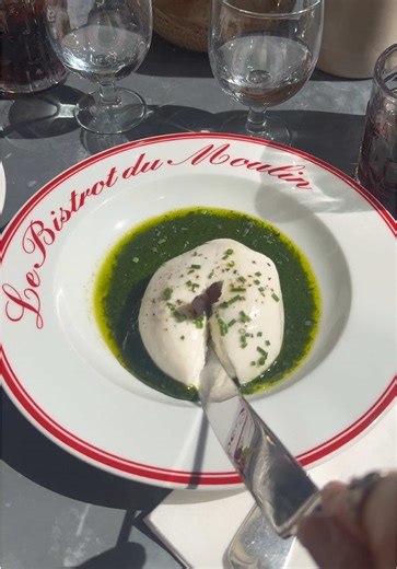 New Paris Bistro: French Cuisine in the 9th Arrondissement