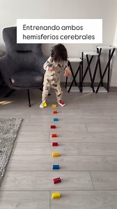 Neurodesarrollo | Idalba Dugarte on Instagram: "🧠 Los juegos que conectan ambos hemisferios cerebrales son muy importantes en niños menores de 4 años, ya que, durante esta etapa es cuando se produce un mayor desarrollo y conexión de las diferentes áreas del cerebro. ✨ Estos juegos ayudan a estimular y fortalecer el funcionamiento integral del cerebro, promoviendo así un adecuado desarrollo cognitivo, emocional y motor. 🧠 Al conectar ambos hemisferios cerebrales, se facilita el procesamiento de