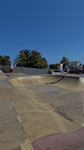 Mini ramp sesh at St Kilda skatepark 🛹✌️
