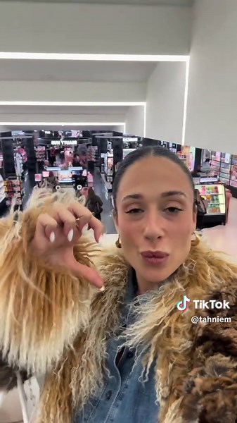 🎁 BIG CONCOURS 1000€ @SEPHORA Pour participer : \t•\tMe suivre sur Insta (tahnie_m) & TikTok \t•\tLiker cette vidéo \t•\tCommenter en identifiant au moins 2 amis \t•\tRepublier la vidéo ⏳ Résultat le dimanche 19 avril ! Bonne chance à tous 💖 #concours #giveway #pourtoi #sephora