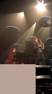 Am 26. Oktober 2024 kehrt der gefeierte Saxophonist Jakob Manz mit seiner Band „The Jakob Manz Project“ in seine Heimat Dettingen zurück – und bringt einige hochkarätige musikalische Freunde mit! 🎶 Erleben Sie in der Schillerhalle einen Abend voller mitreißender Jazz-Funk-Rhythmen, energiegeladenem Sound und berührender Melodien. 🎺 Neben Jakob Manz sind Johanna Summer, Cosmo Klein und Jakob Bänsch live dabei und sorgen für ein unvergleichliches musikalisches Erlebnis. 🎟 Wann? Samstag, 26. Okt