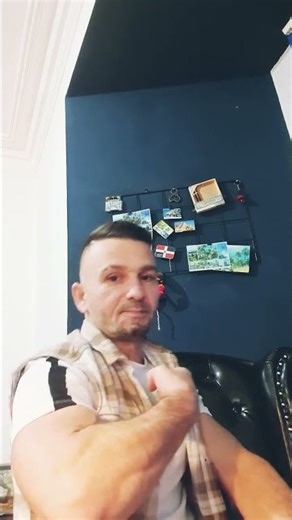 flexing huge bicep #shortvideo