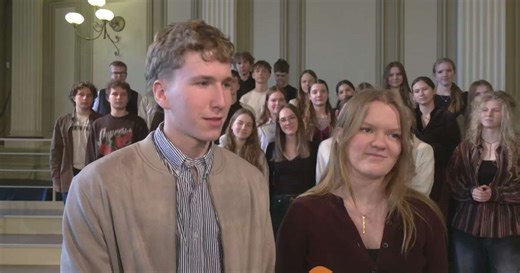 Rīgas valsts 2.ģimnāzijas skolēni gatavojas ČĒ ČĒ Čempionātam un atklāj, kā veicies mājasdarba izpildē | Bez Tabu