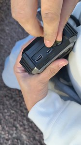 Potencia que te mantiene siempre al mando. Este arrancador con compresor convierte cualquier imprevisto en una solución inmediata: despierta la batería, ajusta la presión de los neumáticos y te devuelve la tranquilidad en segundos. Compacto, resistente y perfecto para llevar siempre en el coche. arrancador coche portátil, compresor aire coche, emergencia carretera, batería descargada, solución rápida #ArrancadorCoche #CompresorAire #EmergenciasViales #SoluciónRápida #ViajaSeguro | Doctor Bumper