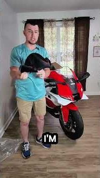 Installing a puig z windscreen on my Yamaha R9. ​#yamaha #motorcycles #bikelife #moto #bikers
