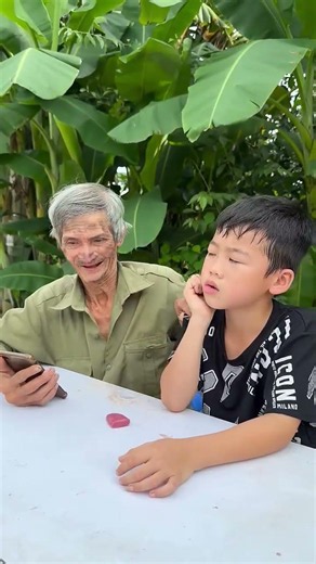 Grandfather and grandchild take on the IQ370 piano challenge, what will happen? #remi