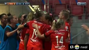 Shea Groom with an epic header 🙌🏾 ・・・ 😤 @sheagroom WITH AUTHORITY 😤 //@HoustonDash double their lead! | SoccerGirl