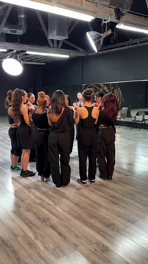 Mantra MV Rehearsal Featuring Jennie | Anime Mantra Dance Tutorial