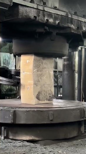 Heavy Product Pressing with Hydraulic Press #HydraulicPress #Manufacturing #Machine