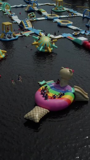 Justin Beaver is the spot to relax at Splashifax! 🏖️ Watch people run across the red balls, jump off Jewels or roll around on the Saturn rocker, while you take in the sun ☀️ #summerfun #waterpark #relaxation #splashifax #halifax